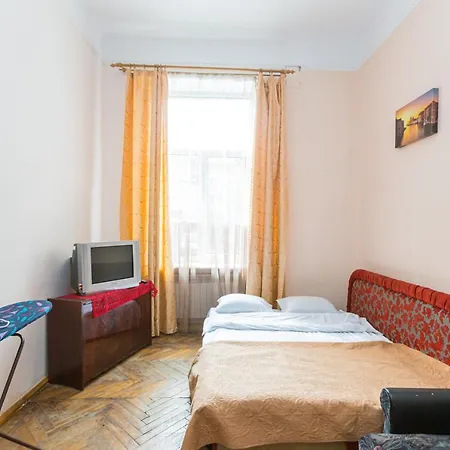 подобово у львові на вулиці щепкіна 5 * Leópolis